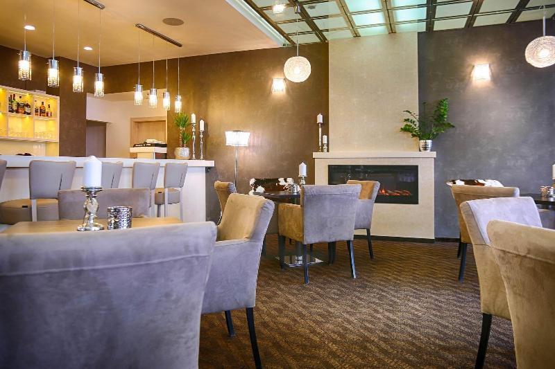 Hotel Magnolia Piestany Bagian luar foto