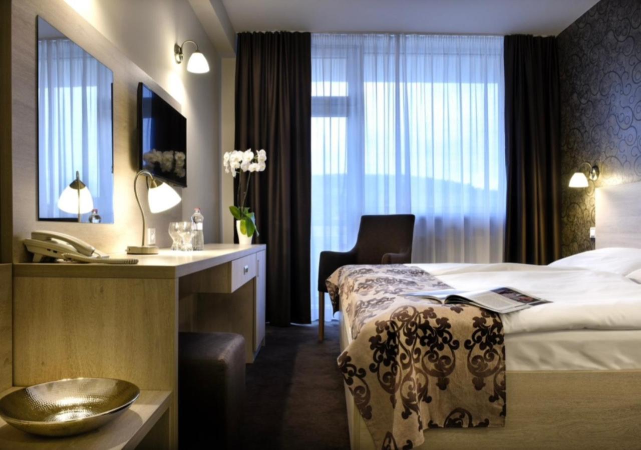 Hotel Magnolia Piestany Bagian luar foto