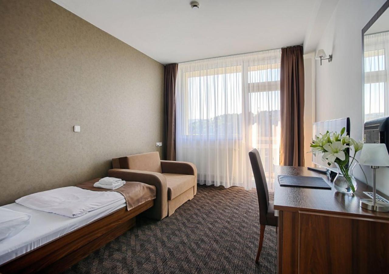 Hotel Magnolia Piestany Bagian luar foto