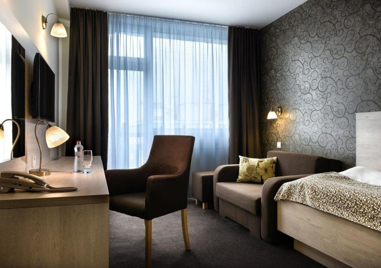 Hotel Magnolia Piestany Bagian luar foto