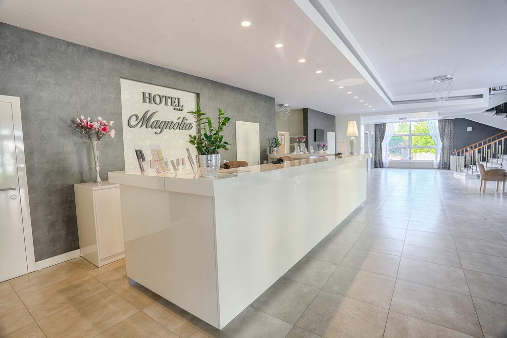 Hotel Magnolia Piestany Bagian luar foto